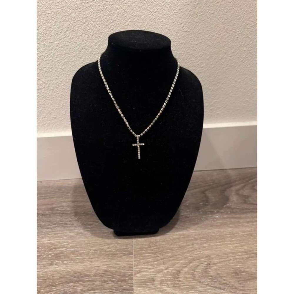 Silver Cross Pendant Necklace Rhinestone Box Chain Excellent Condition